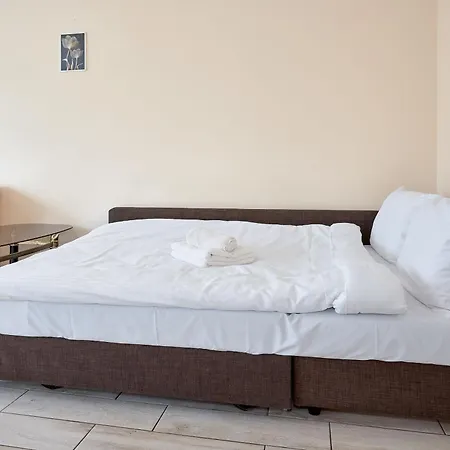 Pod Lipami Homely Apartment Poznań Zewnętrze zdjęcie